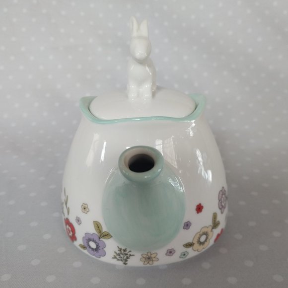 Ashley Thomas Small Porcelain One Cup Floral Teapot with Rabbit Lid - Picture 7 of 8